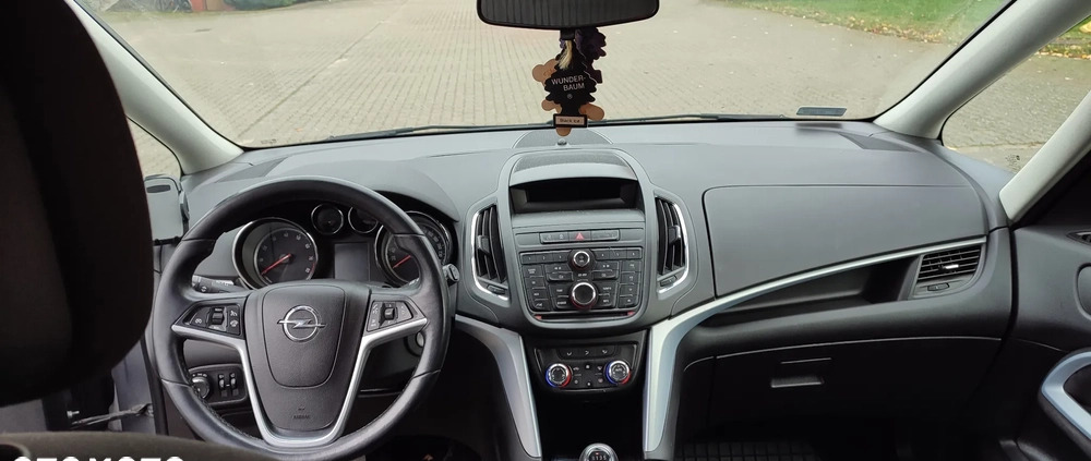 Opel Zafira cena 51900 przebieg: 122000, rok produkcji 2016 z Szadek małe 172